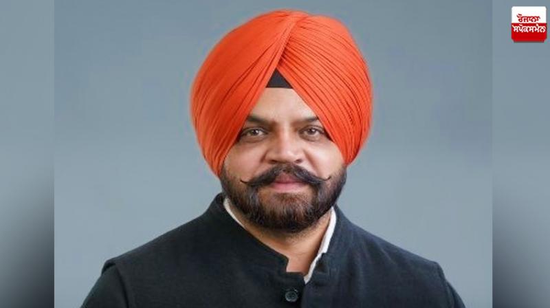 Manpreet Ayali questioned the Badal faction's recruitment and said, Badal faction started recruitment without a committee. Manpreet Ayali questioned the Badal faction's recruitment and said, Badal faction started recruitment without a committee.