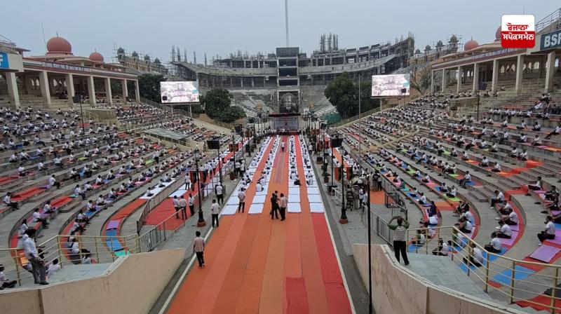 11th International Yoga Day celebrated at Attari border News in punjabi 11th International Yoga Day celebrated at Attari border News in punjabi