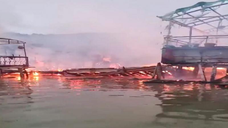  Jammu and Kashmir: Three persons died due to houseboat fire in Dal Lake