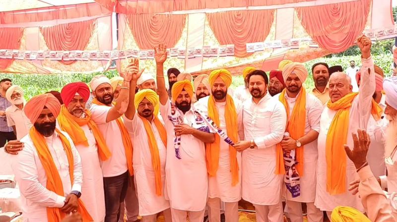 Akali leader Kulwinder Singh Dera join AAP Akali leader Kulwinder Singh Dera join AAP