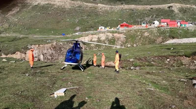 Helicopter makes emergency landing in Kedarnath Helicopter makes emergency landing in Kedarnath