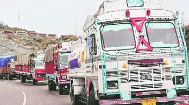 Russia-Ukraine War: A truck carrying rice from Punjab to Ukraine got stuck in the road Russia-Ukraine War: A truck carrying rice from Punjab to Ukraine got stuck in the road