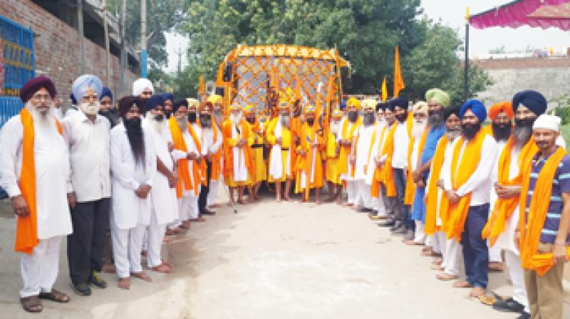 Different leaders and sangats participating in Nagar Kirtan