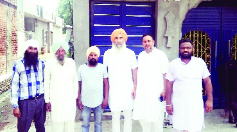 Ravinder Singh Brahmpura With Workers Ravinder Singh Brahmpura With Workers