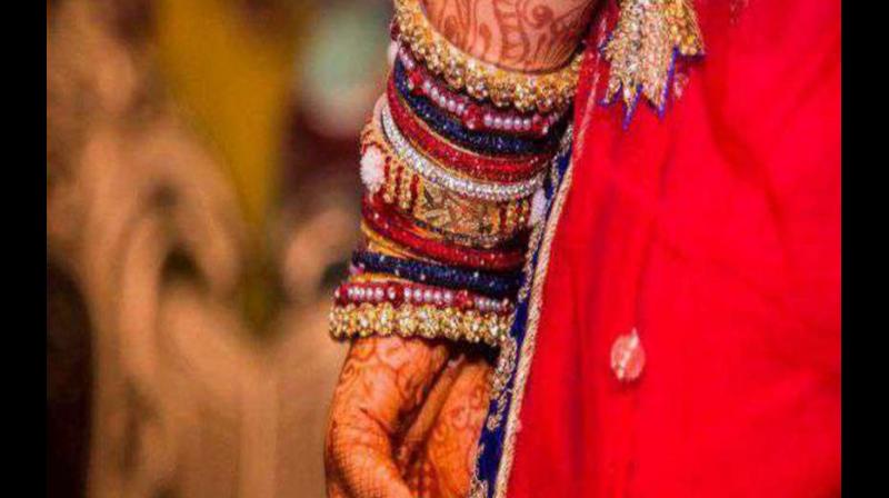 bride did not like groom and take suicide big step