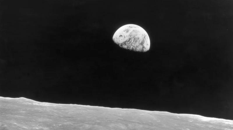 Moon moving away, Earth can have 25 hours in a day: Study Moon moving away, Earth can have 25 hours in a day: Study