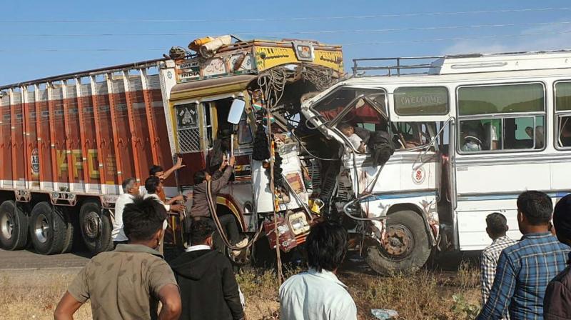 5 dead, 6 in serious condition, 32 injured in bus-truck collision in Jodhpur, CM announces relief package after reaching hospital 5 dead, 6 in serious condition, 32 injured in bus-truck collision in Jodhpur, CM announces relief package after reaching hospital