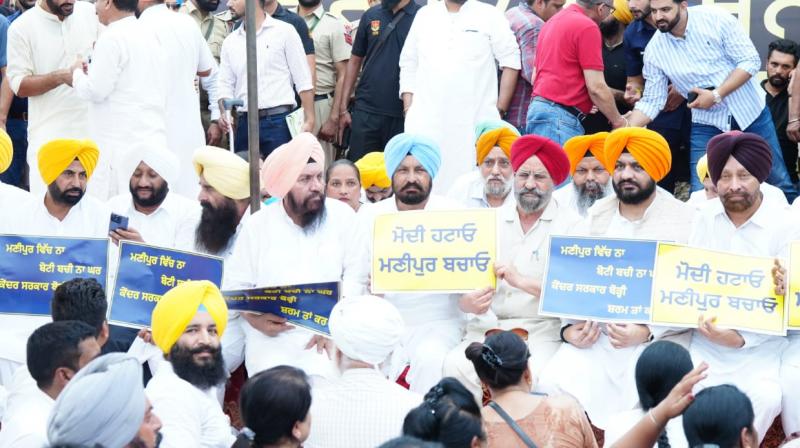 AAP leaders protested in Chandigarh against the Manipur incident