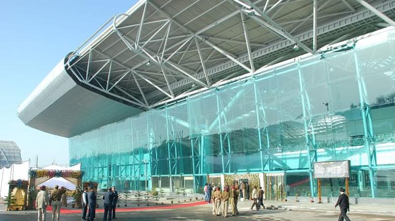 Airline officer arrested for smuggling gold Airline officer arrested for smuggling gold