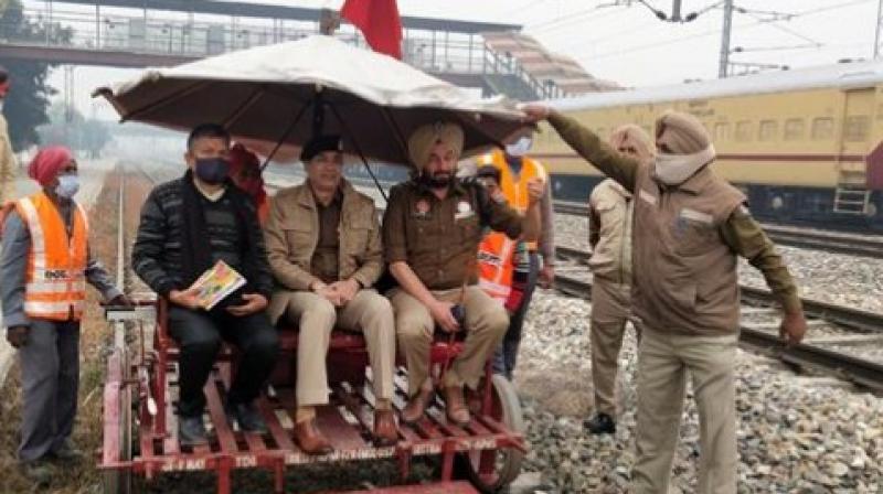 Navjot Singh Mahal Tanda Railway Station Review