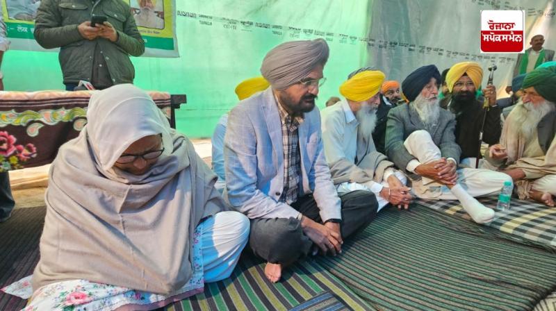 ਡੱਲੇਵਾਲ ਦੀ ਸਿਹਤ ਦਾ ਹਾਲ ਚਾਲ ਜਾਣਨ ਲਈ ਬਲਕੌਰ ਸਿੰਘ ਪਹੁੰਚੇ ਖਨੌਰੀ ਬਾਰਡਰ ਡੱਲੇਵਾਲ ਦੀ ਸਿਹਤ ਦਾ ਹਾਲ ਚਾਲ ਜਾਣਨ ਲਈ ਬਲਕੌਰ ਸਿੰਘ ਪਹੁੰਚੇ ਖਨੌਰੀ ਬਾਰਡਰ