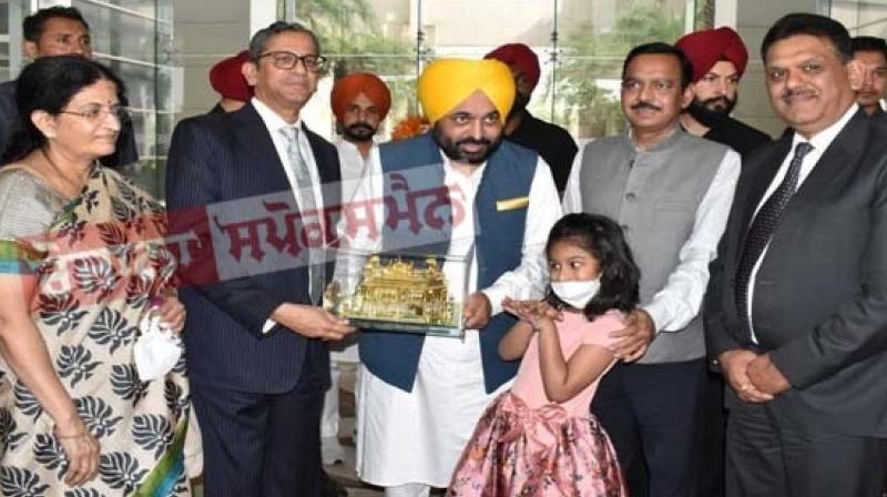 Bhagwant Mann Welcomes CJI During His Maiden Visit To State Bhagwant Mann Welcomes CJI During His Maiden Visit To State