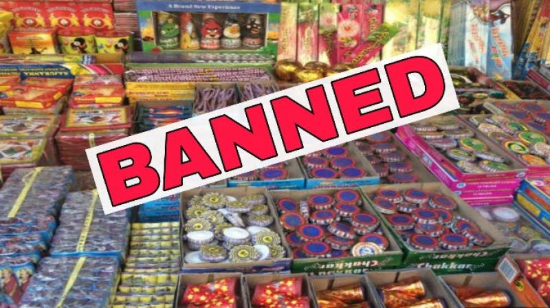 Delhi govt imposes full ban on sale, use & storage of crackers Delhi govt imposes full ban on sale, use & storage of crackers