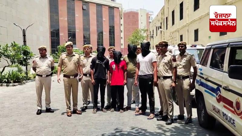 Robbery in Delhi: Police take major action in Rs 35 lakh robbery case, 4 accused arrested Robbery in Delhi: Police take major action in Rs 35 lakh robbery case, 4 accused arrested