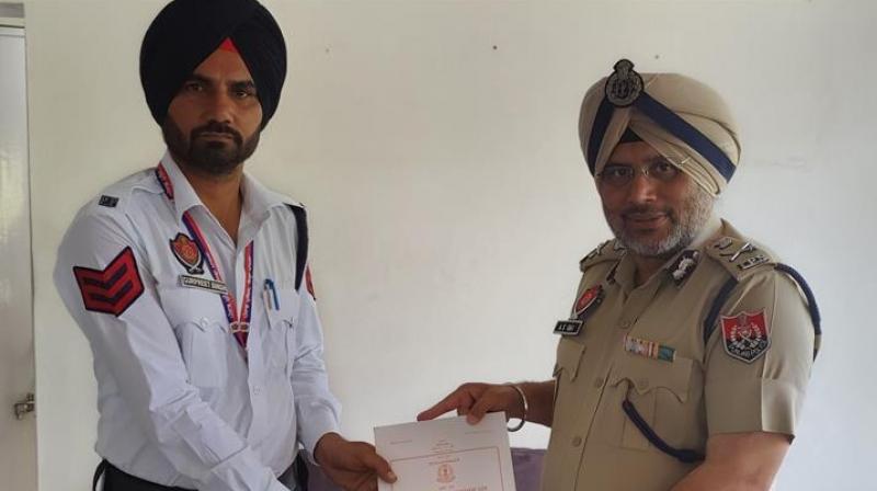 Head constable honoured for honesty Head constable honoured for honesty