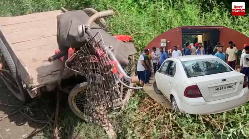 High-speed car hits rickshaw High-speed car hits rickshaw