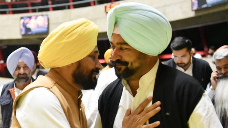 AAP MLA Jagtat Singh Jagga lauds Channi as 'Aam Aadmi;, joins Congress in the house AAP MLA Jagtat Singh Jagga lauds Channi as 'Aam Aadmi;, joins Congress in the house