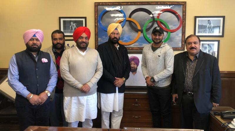 Cricketer Harbhajan Singh meets Rana Sodhi Cricketer Harbhajan Singh meets Rana Sodhi