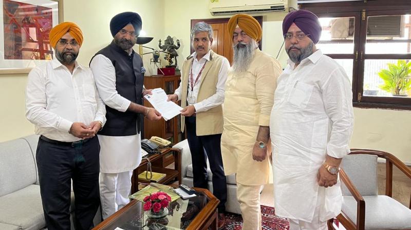 in regard to abduction of a Sikh girl in Pakistan, Sikh leaders submitted a demand letter to the Union Ministry of External Affairs in regard to abduction of a Sikh girl in Pakistan, Sikh leaders submitted a demand letter to the Union Ministry of External Affairs
