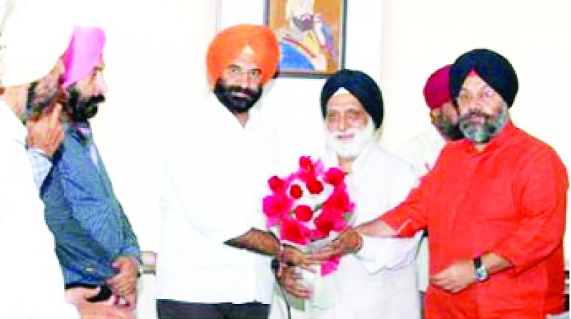 Manjinder Singh Sirsa and Manjit SIngh GK Honoring Harmanjit Singh