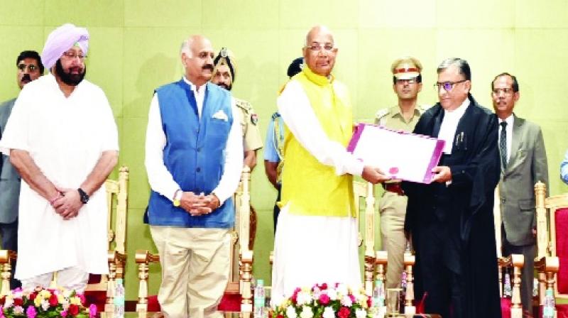 Justice Krishanmurari  taking Oath