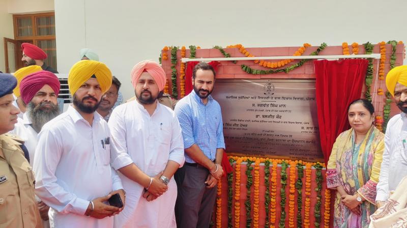 ਕੈਬਨਿਟ ਮੰਤਰੀ ਡਾ. ਬਲਜੀਤ ਕੌਰ ਨੇ ਬਾਬਾ ਫੂਲ ਸਰਕਾਰੀ ਬਿਰਧ ਘਰ ਤਪਾ ਜ਼ਿਲ੍ਹਾ ਬਰਨਾਲਾ ਦਾ ਰੱਖਿਆ ਨੀਂਹ ਪੱਥਰ ਕੈਬਨਿਟ ਮੰਤਰੀ ਡਾ. ਬਲਜੀਤ ਕੌਰ ਨੇ ਬਾਬਾ ਫੂਲ ਸਰਕਾਰੀ ਬਿਰਧ ਘਰ ਤਪਾ ਜ਼ਿਲ੍ਹਾ ਬਰਨਾਲਾ ਦਾ ਰੱਖਿਆ ਨੀਂਹ ਪੱਥਰ
