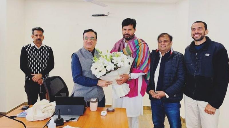 Raja Waring met Ajay Maken Raja Waring met Ajay Maken