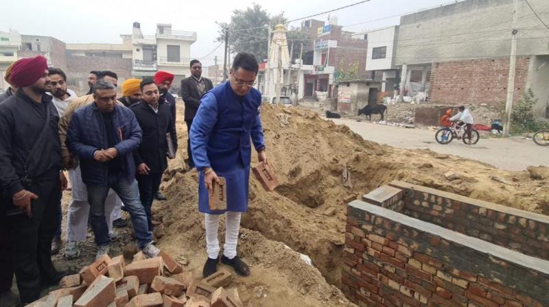 AMAN ARORA VISITS MODERN VENDING ZONE AT SUNAM FOR 2ND TIME IN A WEEK AMAN ARORA VISITS MODERN VENDING ZONE AT SUNAM FOR 2ND TIME IN A WEEK