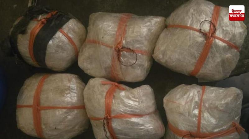Counter Intelligence Amritsar arrests one with 3 kg heroin Counter Intelligence Amritsar arrests one with 3 kg heroin