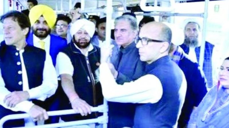  what did Capt Amarinder talk to Imran about during the bus ride to Kartarpur Sahib?