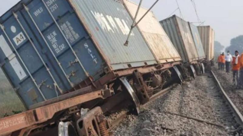 train derailed train derailed