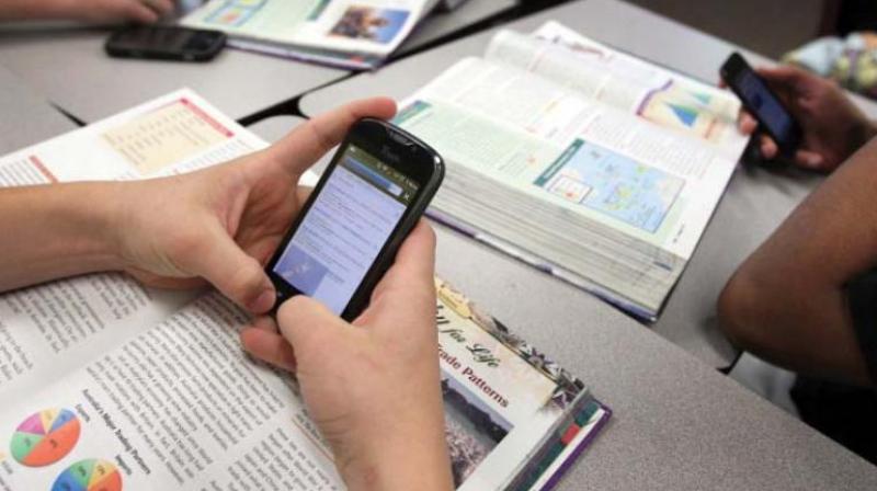 Rajasthan govt bans use of mobile phones by school teachers Rajasthan govt bans use of mobile phones by school teachers