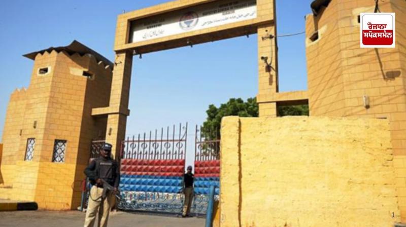 Over 200 prisoners escape from Pakistan jails during earthquake Over 200 prisoners escape from Pakistan jails during earthquake