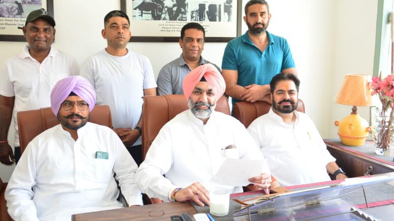 ਸਾਬਕਾ ਚੇਅਰਮੈਨ ਇੰਪਰੂਵਮੈਂਟ ਟਰੱਸਟ ਨਾਭਾ ਗੁਰਤੇਜ ਸਿੰਘ ਢਿੱਲੋਂ ਸੰਬੋਧਨ ਕਰਦੇ ਹੋਏ ਸਾਬਕਾ ਚੇਅਰਮੈਨ ਇੰਪਰੂਵਮੈਂਟ ਟਰੱਸਟ ਨਾਭਾ ਗੁਰਤੇਜ ਸਿੰਘ ਢਿੱਲੋਂ ਸੰਬੋਧਨ ਕਰਦੇ ਹੋਏ