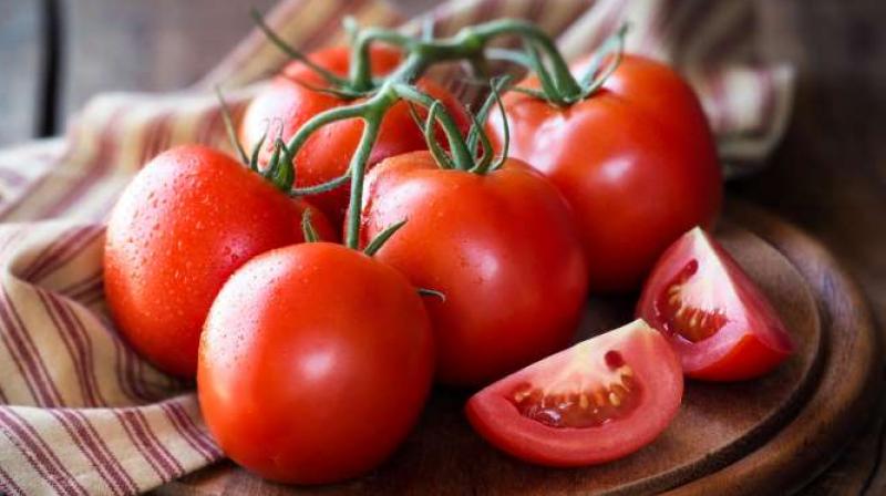 After onion tomato become costly prices on fire reach 60 rupee per kilogram in delhi After onion tomato become costly prices on fire reach 60 rupee per kilogram in delhi