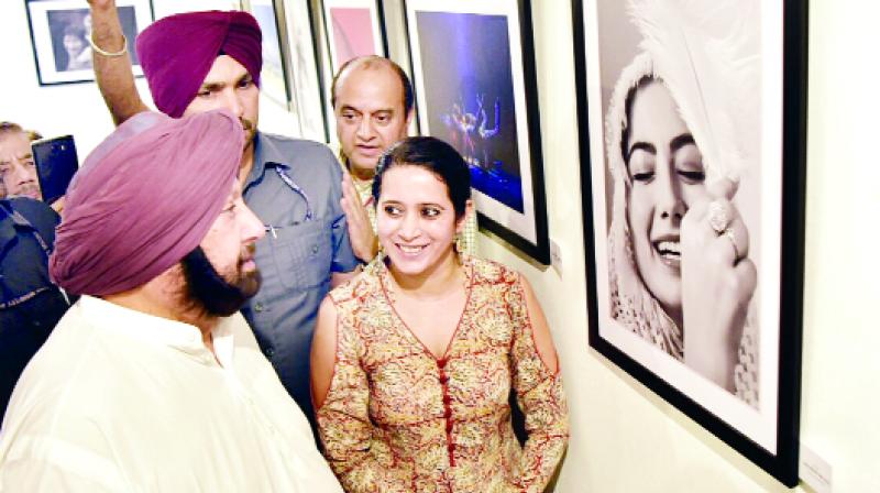 Capt Amarinder Singh at the time of photography exhibition