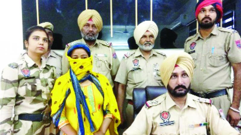 Drug smuggler Sunita With Police Drug smuggler Sunita With Police