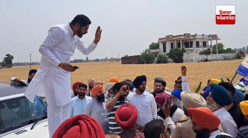ਬਟਾਲਾ ਤੇ ਮਾਨਸਾ 'ਚ ‘ਆਪ’ ਵਿਧਾਇਕਾਂ ਦਾ ਵਿਰੋਧ, ਕਿਸਾਨਾਂ ਨੇ ਅਮਨਸ਼ੇਰ ਸ਼ੈਰੀ ਕਲਸੀ ਨੂੰ ਘੇਰਿਆ ਬਟਾਲਾ ਤੇ ਮਾਨਸਾ 'ਚ ‘ਆਪ’ ਵਿਧਾਇਕਾਂ ਦਾ ਵਿਰੋਧ, ਕਿਸਾਨਾਂ ਨੇ ਅਮਨਸ਼ੇਰ ਸ਼ੈਰੀ ਕਲਸੀ ਨੂੰ ਘੇਰਿਆ