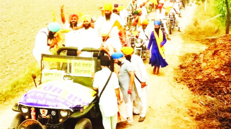 People Marching toward Bargadi