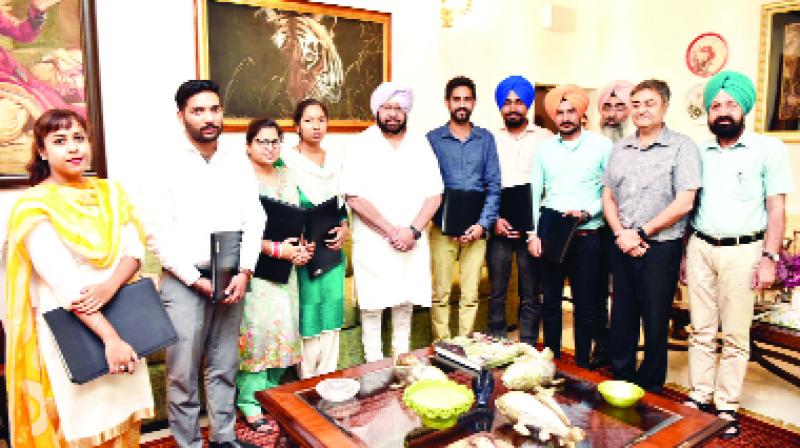 Capatain Amarinder Singh with Agriculture Development Officers