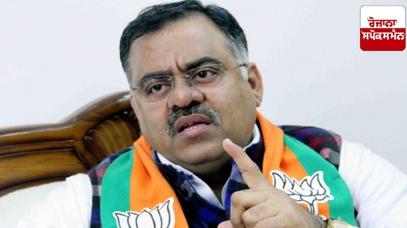 BJP National General Secretary Tarun Chugh raised questions on Chief Minister Mann, Aman Arora and Harpal Cheema. BJP National General Secretary Tarun Chugh raised questions on Chief Minister Mann, Aman Arora and Harpal Cheema.