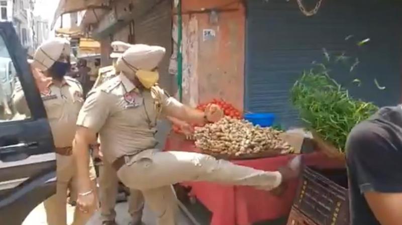 SHO suspended for kicking cart of vegetable vendor SHO suspended for kicking cart of vegetable vendor