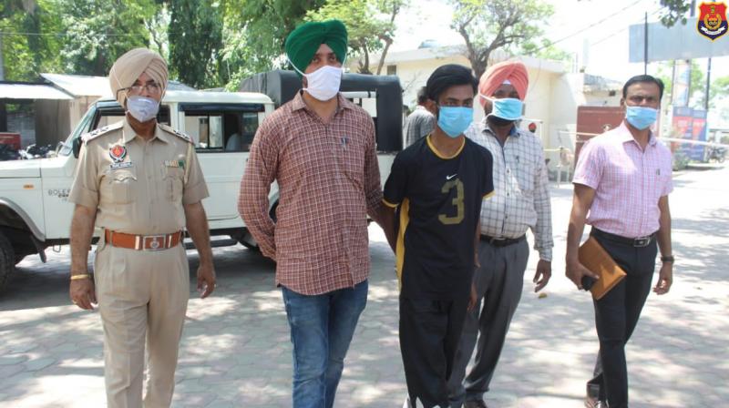 Khanna police arrest two with magazines and pistols Khanna police arrest two with magazines and pistols