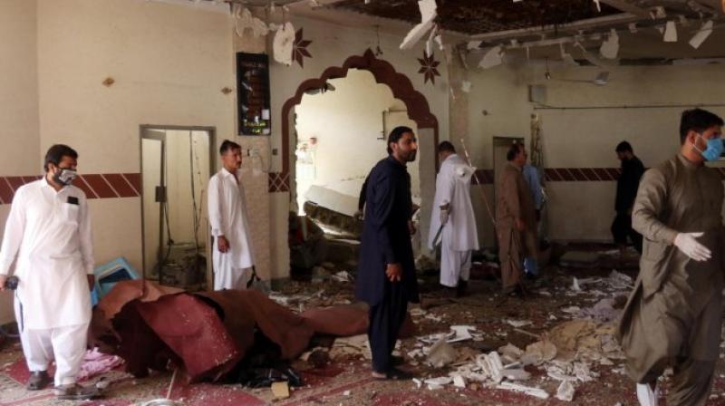 5 People killed in mosque bombing at southwest Pakistan