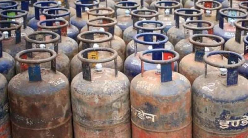 Prices of commercial LPG gas cylinders reduced