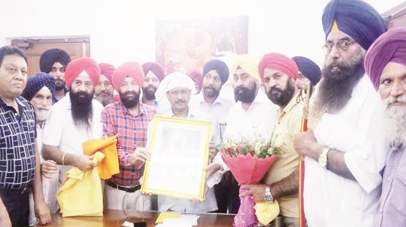 Ramgarhia Board members meets Delhi CM Arvind Kejriwal Ramgarhia Board members meets Delhi CM Arvind Kejriwal