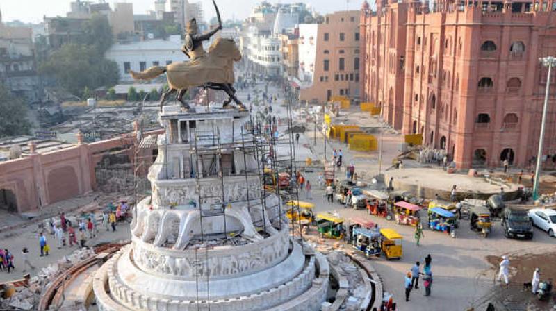 Order to take action against 214 illegal constructions of Sri Darbar Sahib Corridor