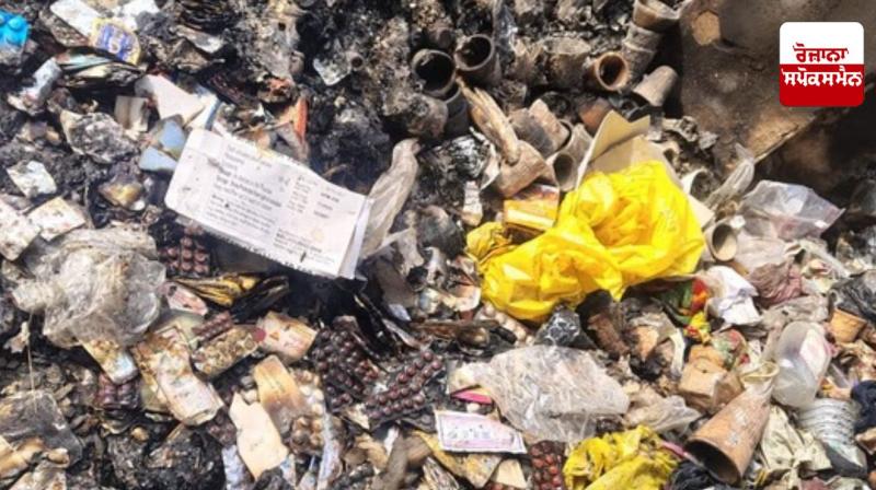 10-12 bags of medicines kept in the health center were burnt. 10-12 bags of medicines kept in the health center were burnt.