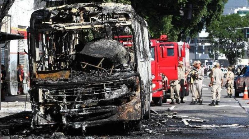 Roadways bus from Delhi to Lucknow burnt to ashes Roadways bus from Delhi to Lucknow burnt to ashes