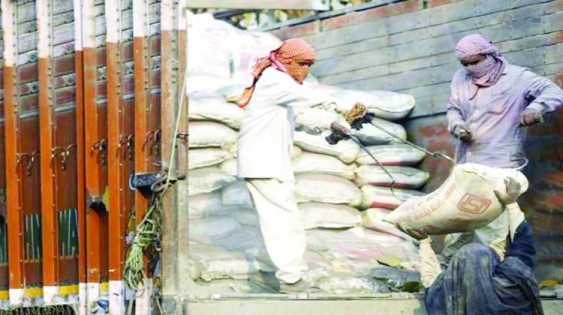 Cement Workers Cement Unloading